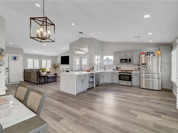 2711 Briarcliff Ave, Henderson, NV 89074
