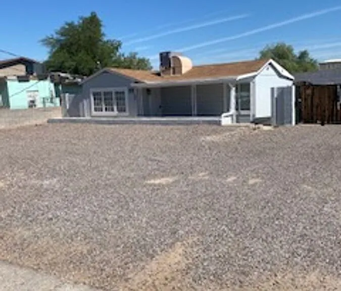 502 E Cody Dr — Photo 2