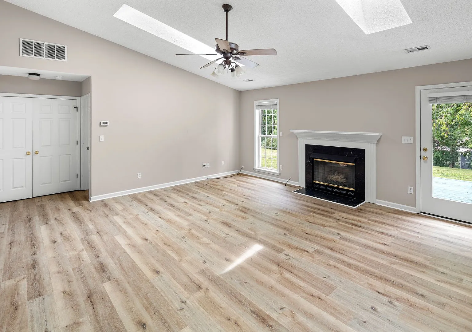 Nice Home in Fletcher - Refreshed with New Floors and Fresh Paint! — Photo 3