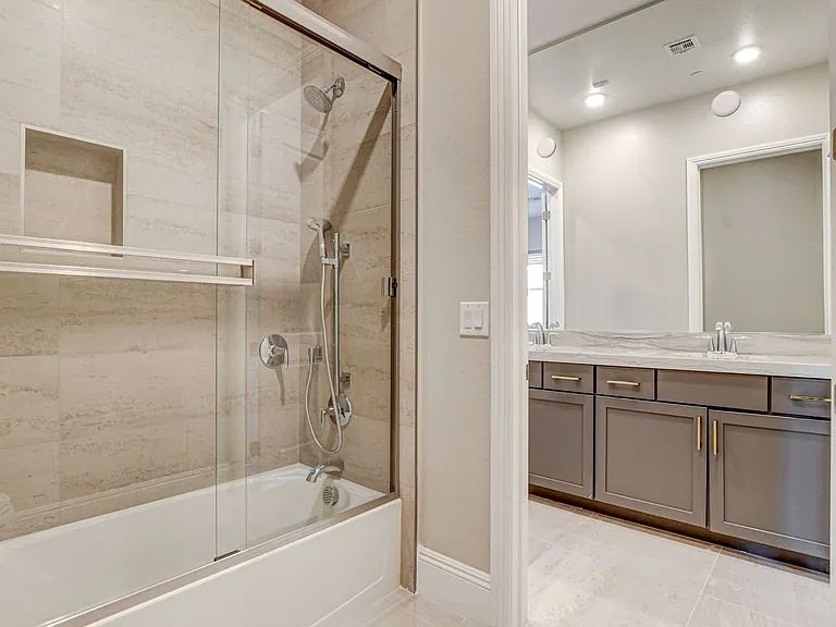 9133 Las Manaitas Ave #302 — Photo 36