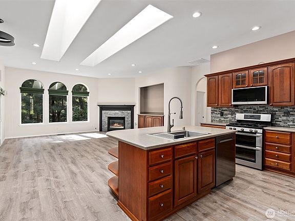 5th image of 7094 SW Dundee Court