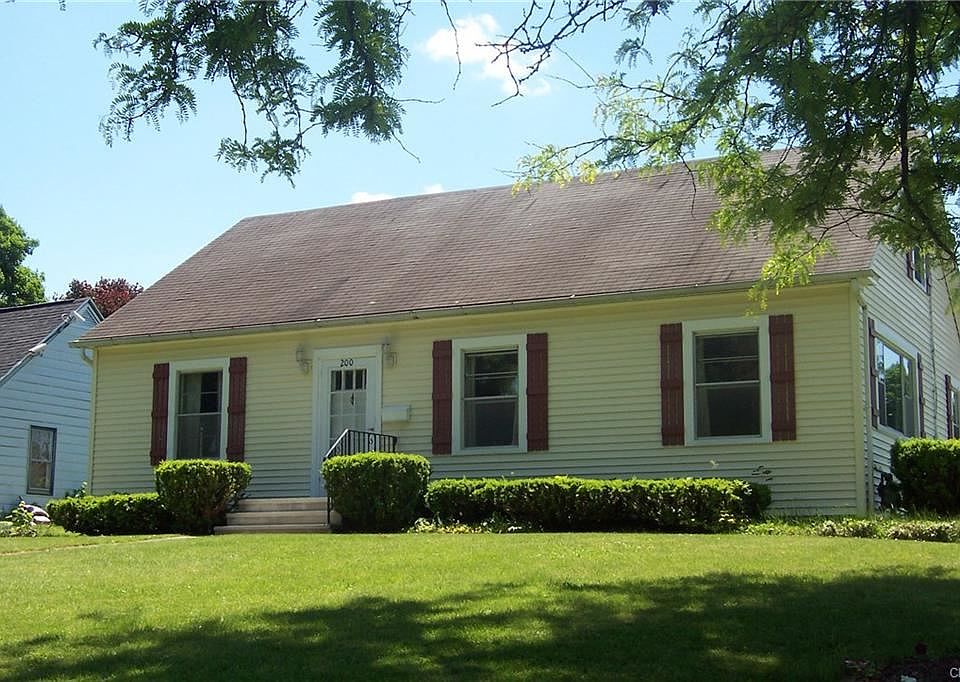 1st image of 200 Laursen Dr