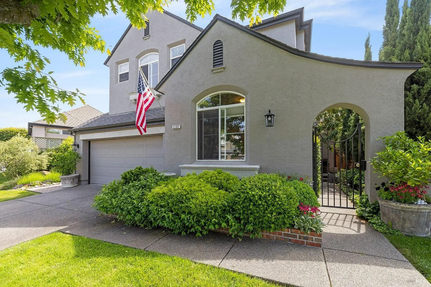 2107 Falcon Ridge Drive photo 1