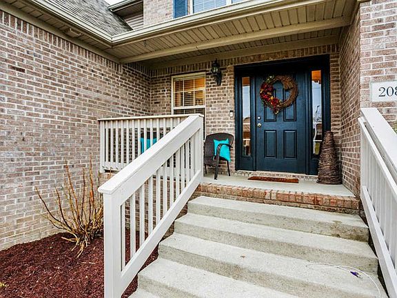 4th image of 208 Manoah Ln