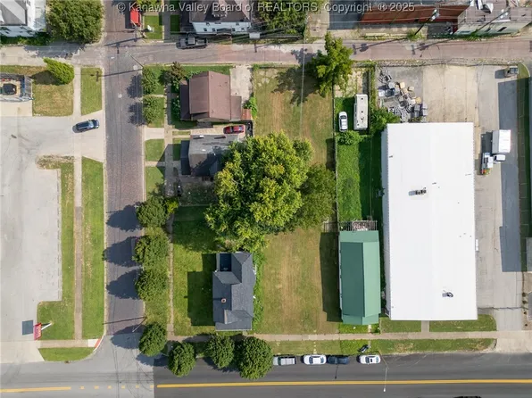 2045 8th Ave, Huntington, WV 25703