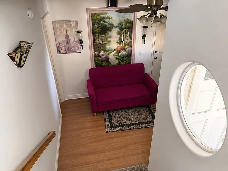 2438 Gramercy Ave — Photo 23