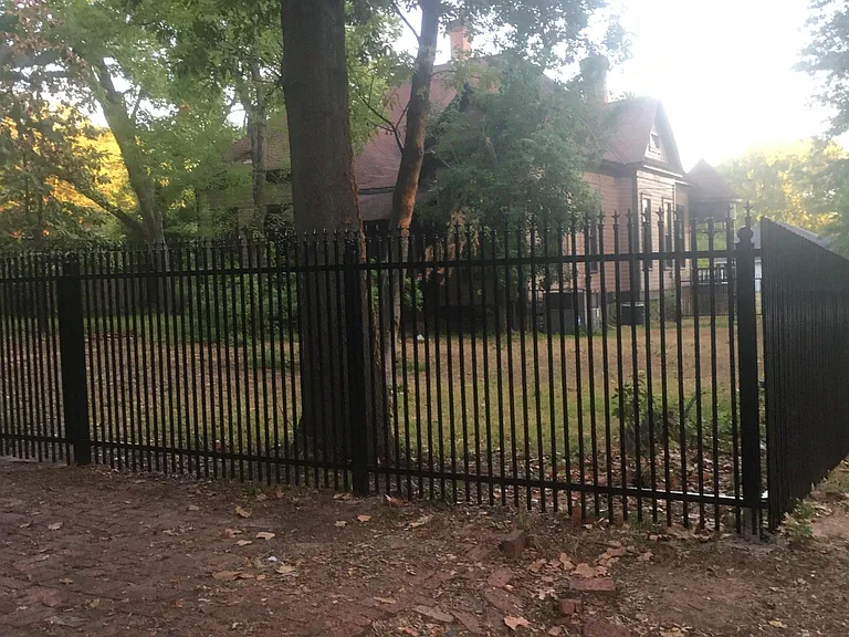 1006 E Bowie St — Photo 56