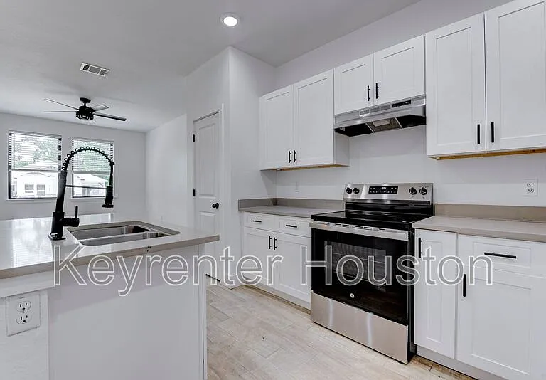 5121 Southwind St — Photo 11