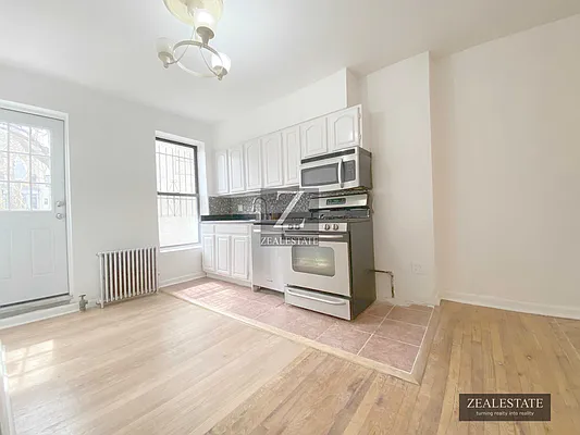 Rented by ZealEstate Group Inc | media 14