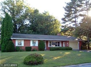 9230 Meadowbrook Dr, Waynesboro, PA 17268