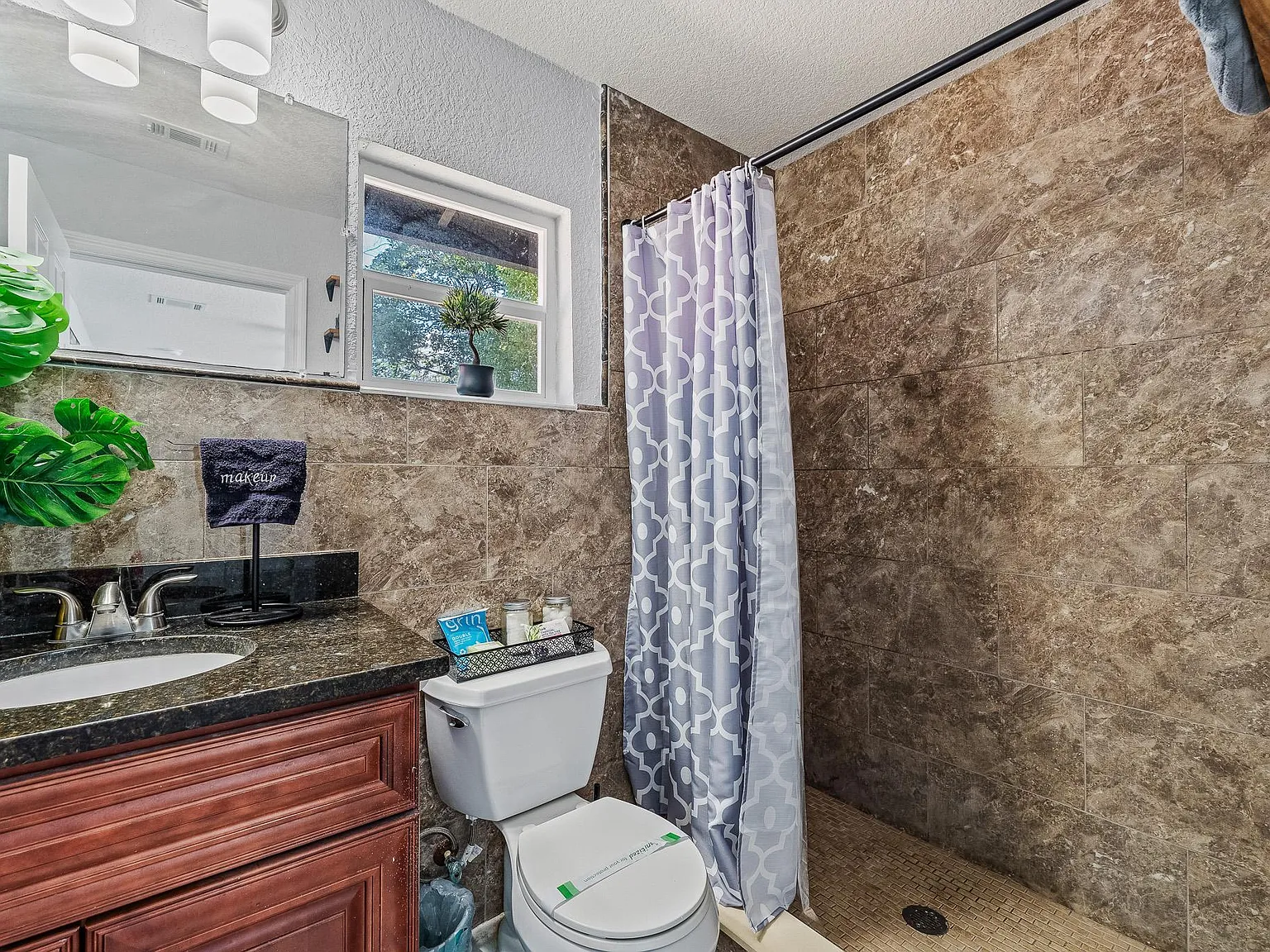 4 bed, 3.0 bath, 1756 sqft, $1,235 — Photo 3