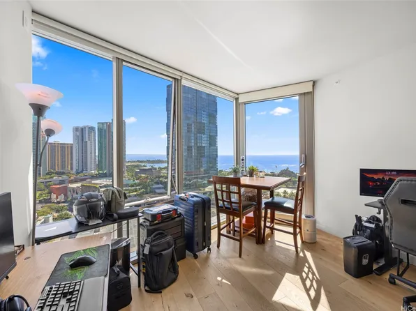 1001 Queen St #1708, Honolulu, HI 96814