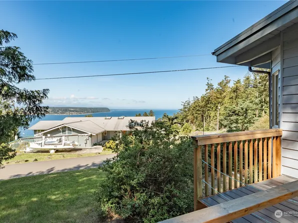 111 Quinault Loop, Port Townsend, WA 98368
