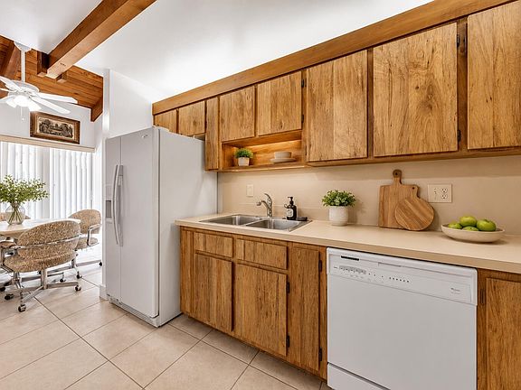 4th image of 412 Briarwood Cir