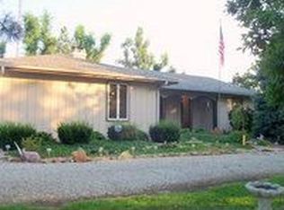 2015 290th St, Hiawatha, KS 66434