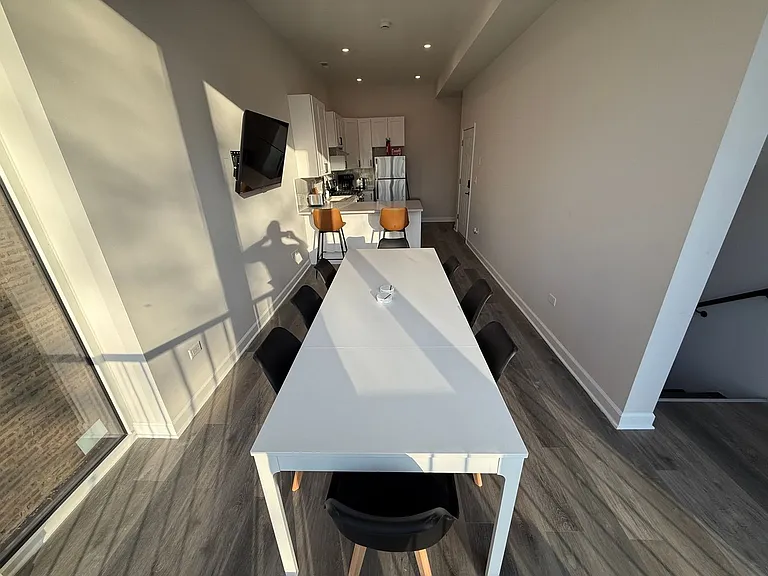 1635 S California Ave — Photo 34
