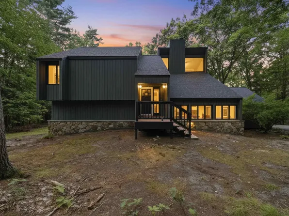 26 Old Manchester Road, Amherst, NH 03031