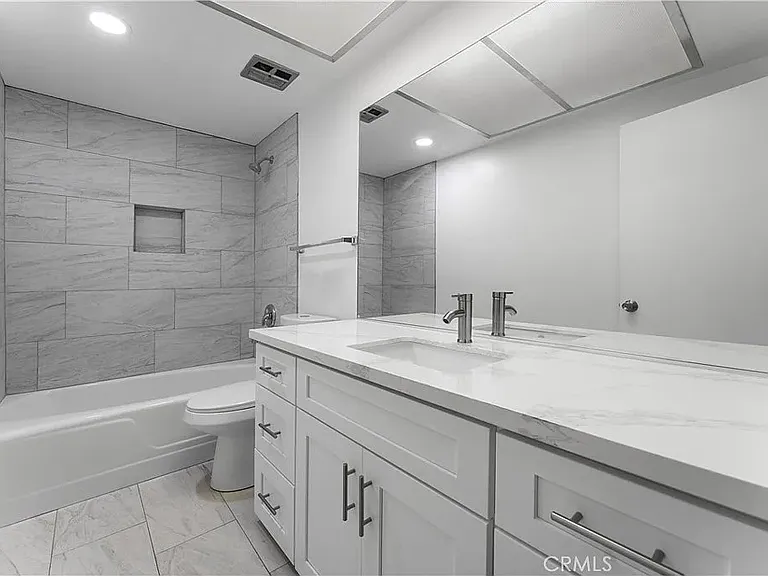 1015 N Michillinda Ave #114 — Photo 10