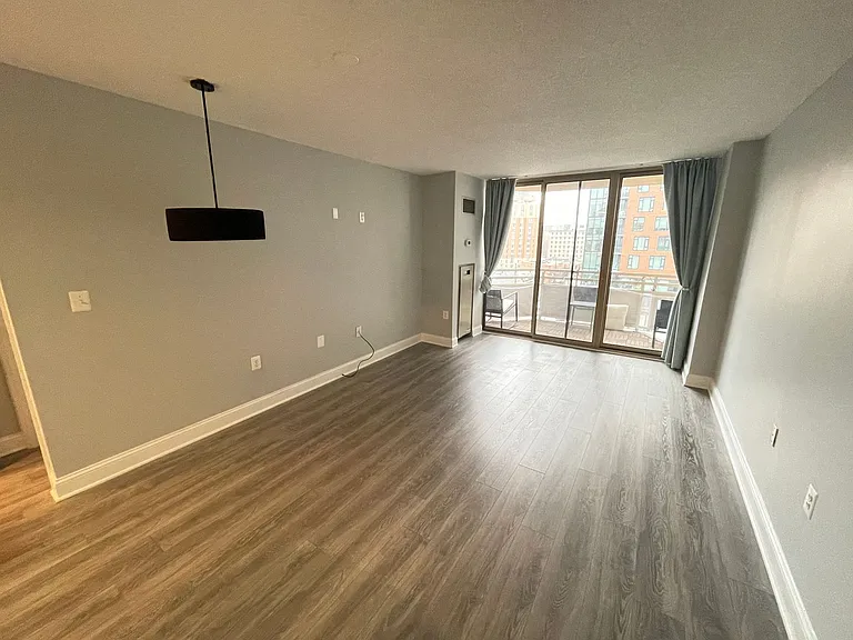 4801 Fairmont Ave #611 — Photo 10