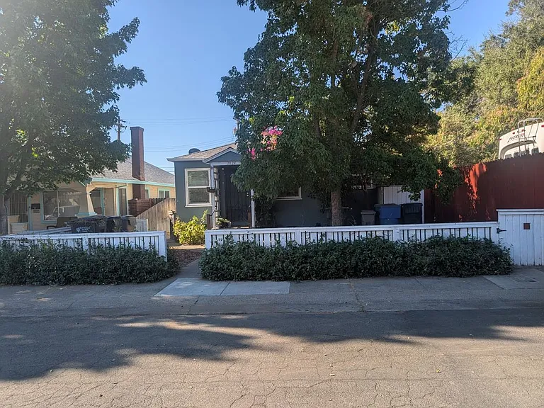 2830 14th Ave — Photo 19