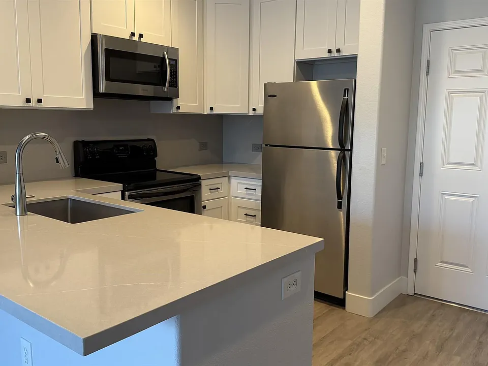 1642 7th Ave #331