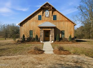 4 Hughes Rd, Seminary, MS 39479