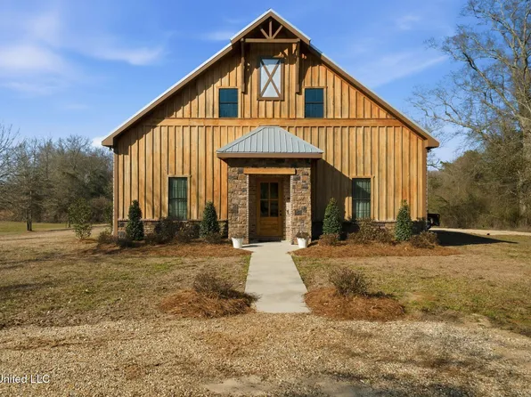 4 Hughes Rd, Seminary, MS 39479