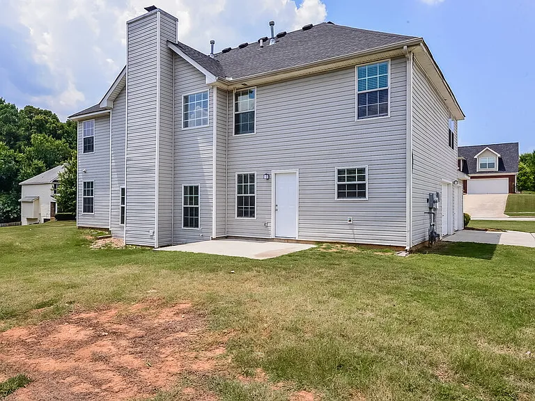 657 Howell Dr — Photo 17