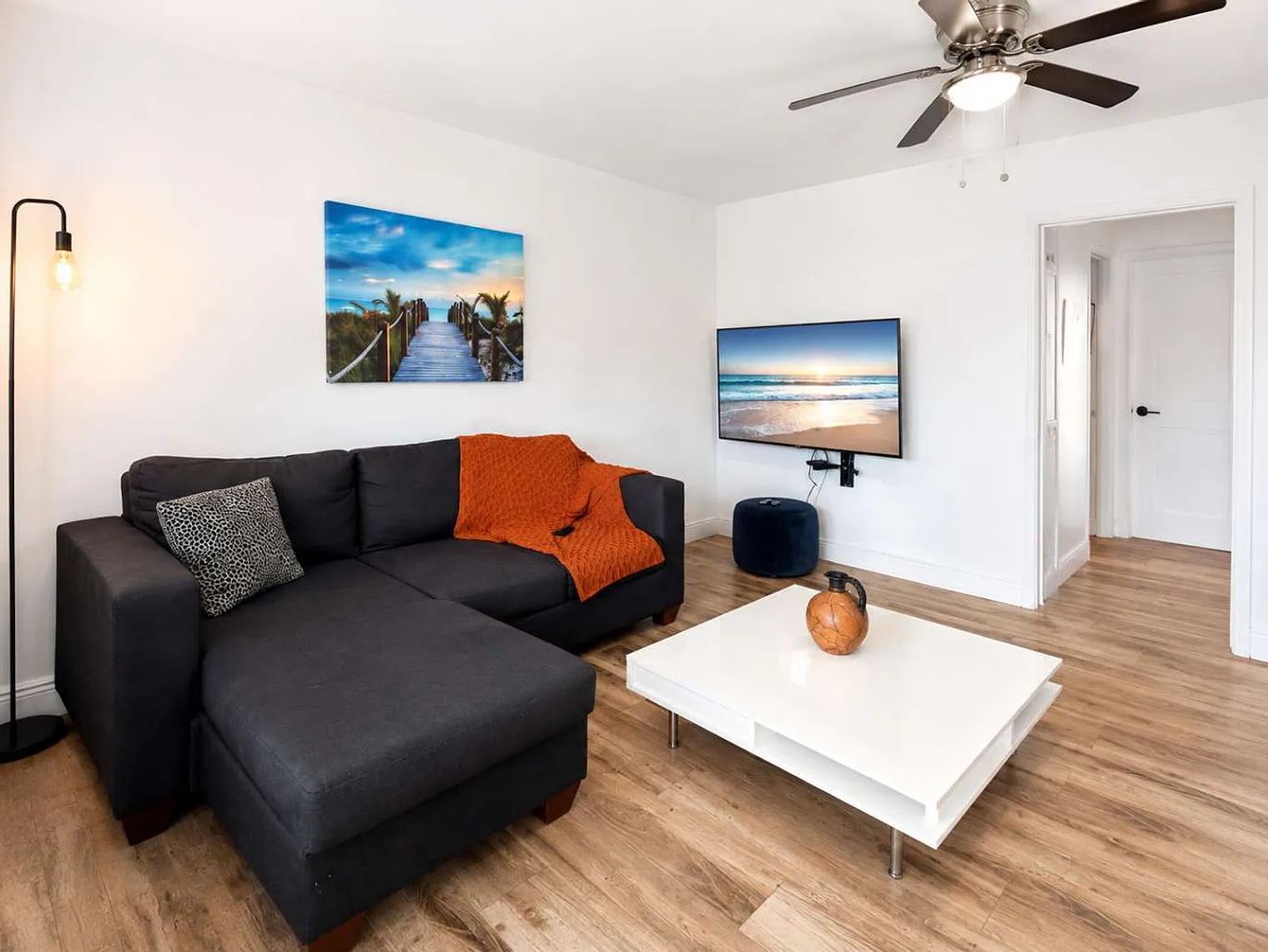 1 bed, 1.0 bath, 592 sqft, $2,400 — Photo 1