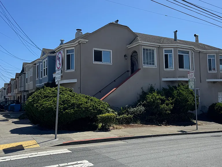 2501 20th Ave — Photo 2