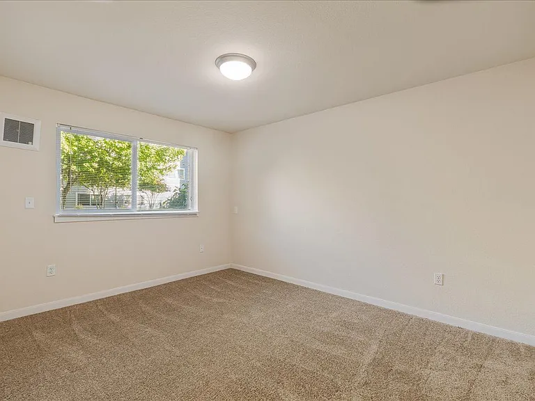 Cascade Woods Apartments — Photo 29