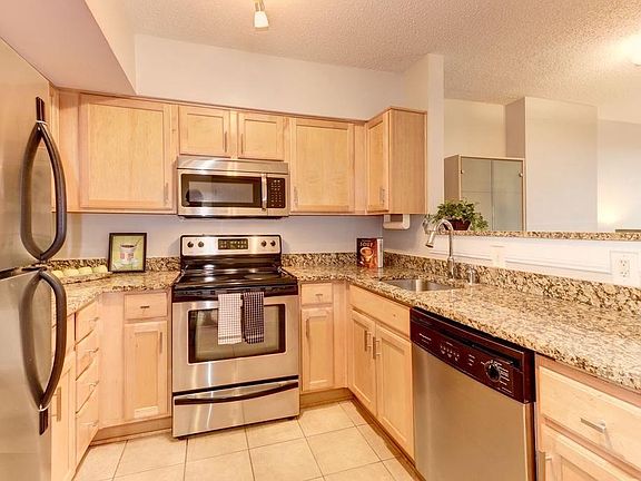 5th image of 1001 N Randolph St APT 406