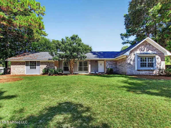 147 Somerset Dr, Hattiesburg, MS 39402
