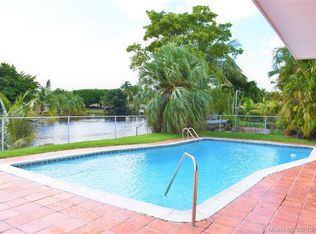 10420 SW 19th St, Miami, FL 33165