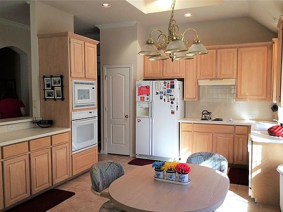 5th image of 18731 Gibbons Dr