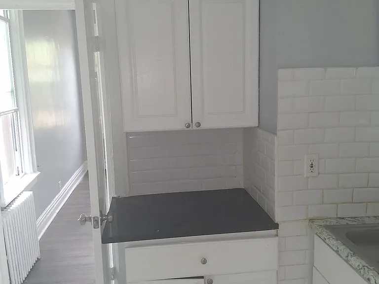 1197 Summit Ave #3 — Photo 2