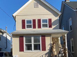 64 4th St, Highlands, NJ 07732