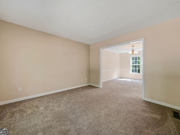 4th image of 430 Ridgemont Dr