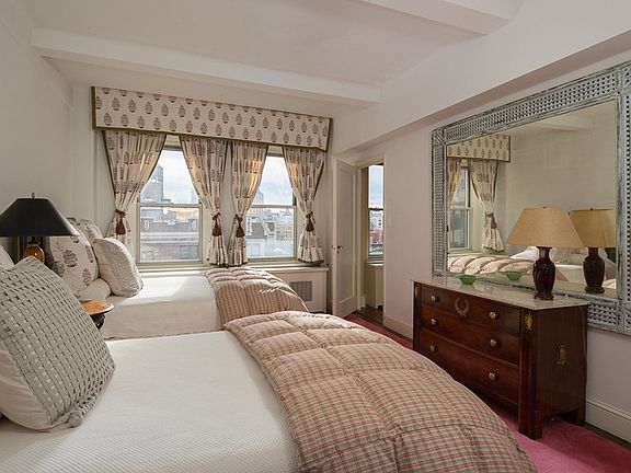2nd image of 145 W 79th St APT 17A