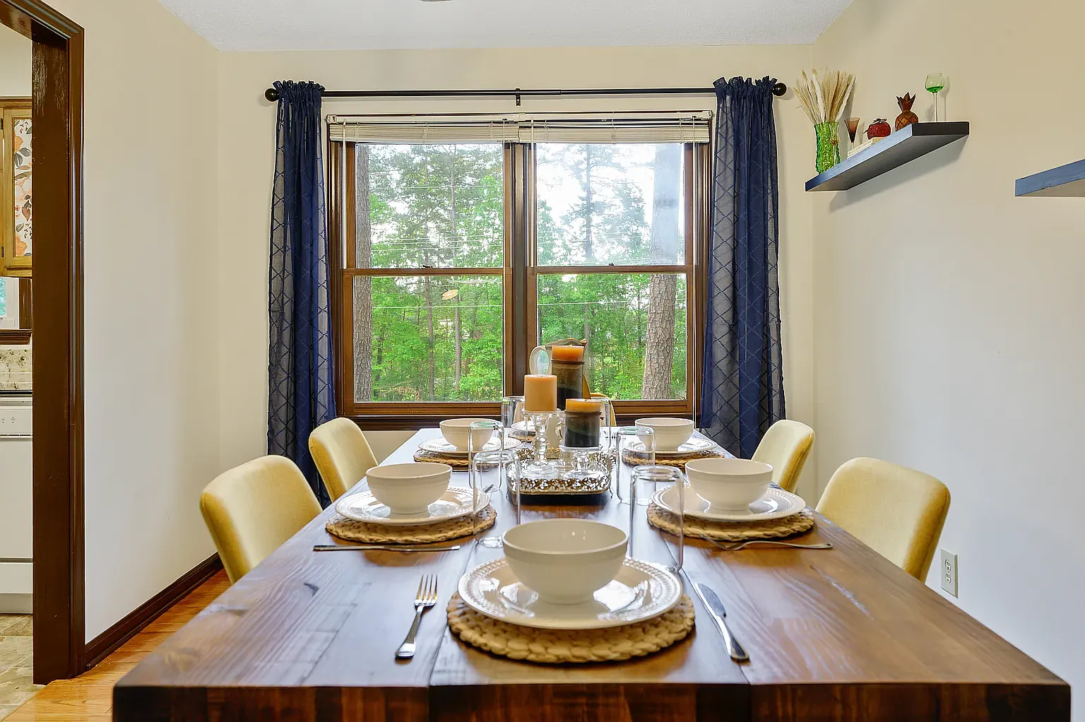4 bed, 1955 sqft, $2,400 — Photo 4