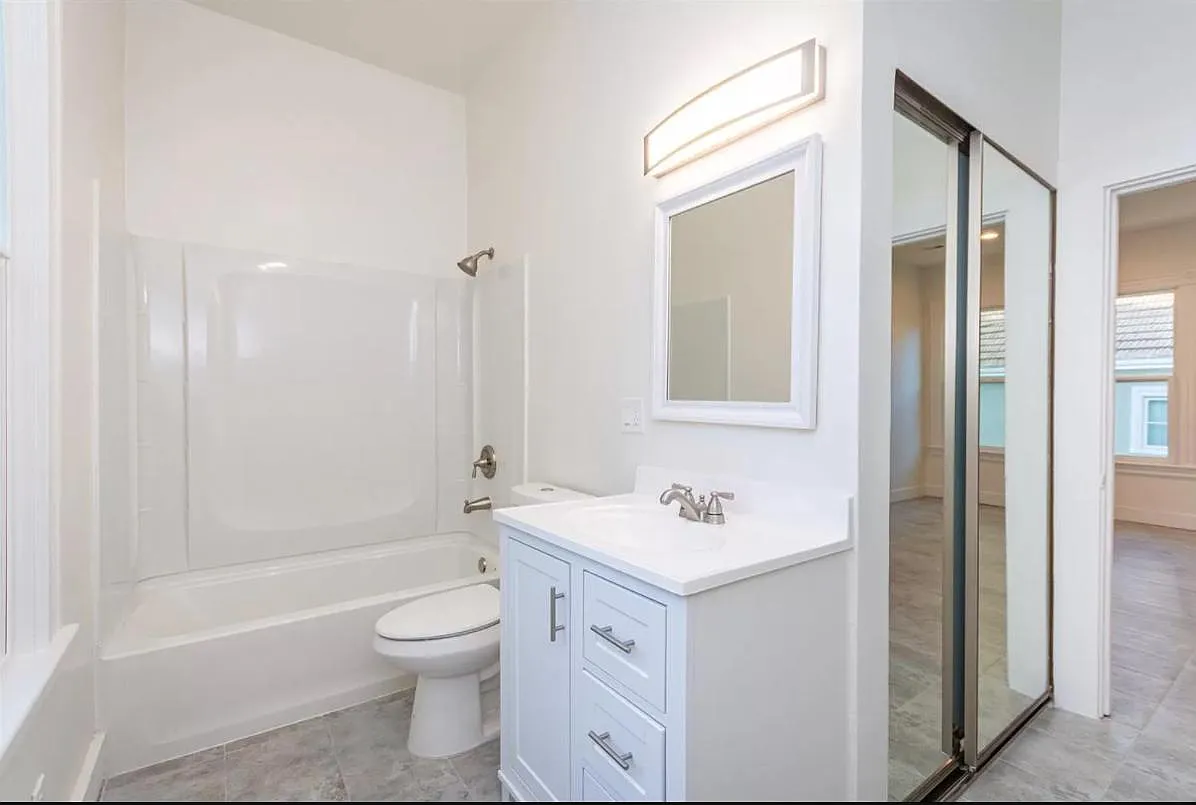 2 bed, 950 sqft, $1,900 — Photo 4