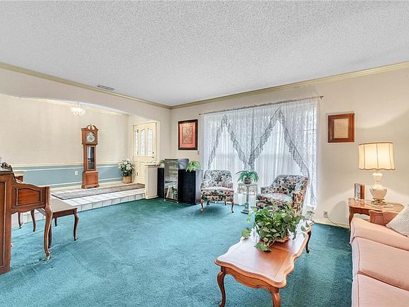 4th image of 108 Forest Park Ct