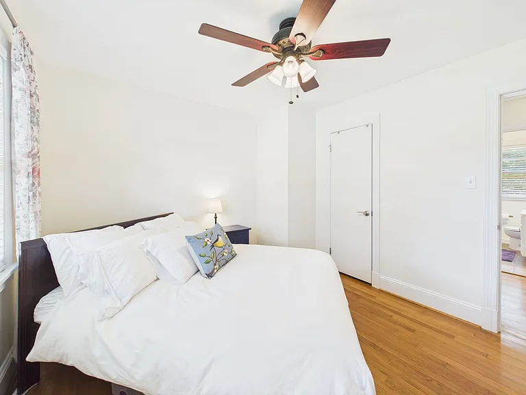8808 Michaux Ln — Photo 33