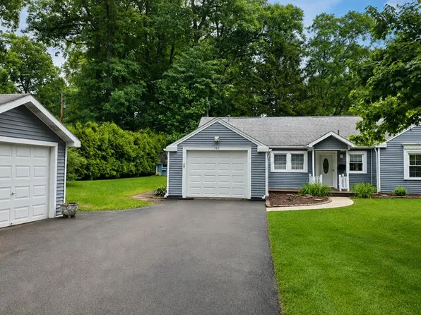 500 Oak Hill Dr, Grove City, PA 16127