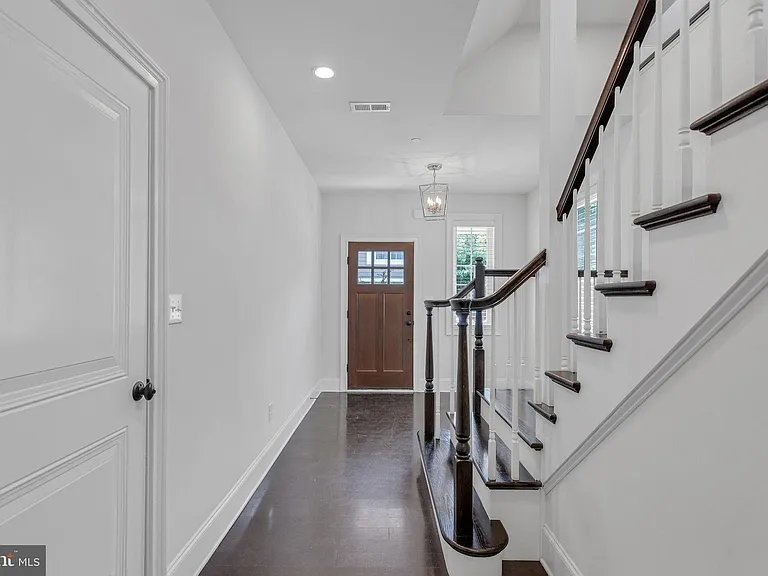 17 Grey Ct — Photo 3