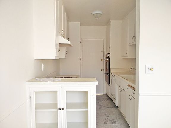 4th image of 1920 Cheremoya Ave APT 206