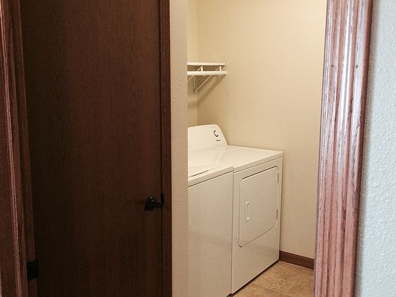 3rd image of 505 E Adams St APT 17