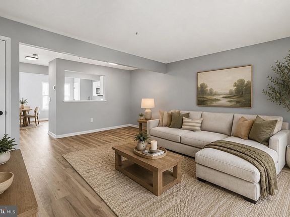 4th image of 4 Blue Spire Cir