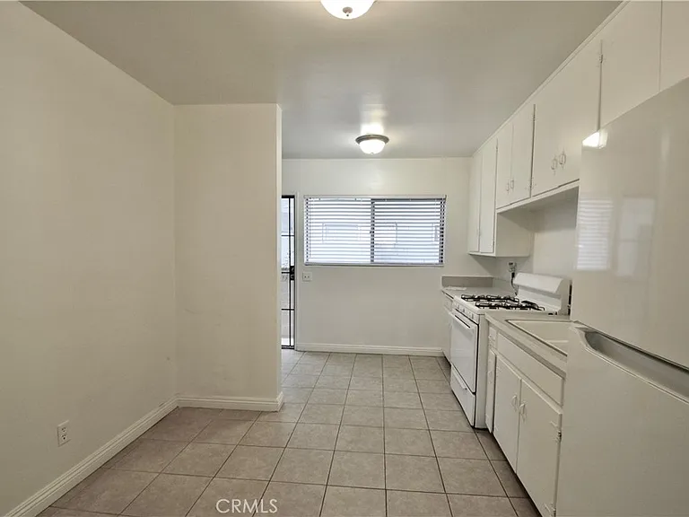 5147 Canoga St — Photo 9