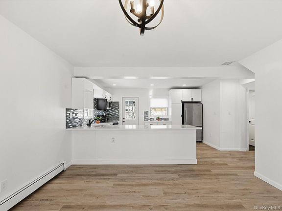 4th image of 2409 Lindy Road